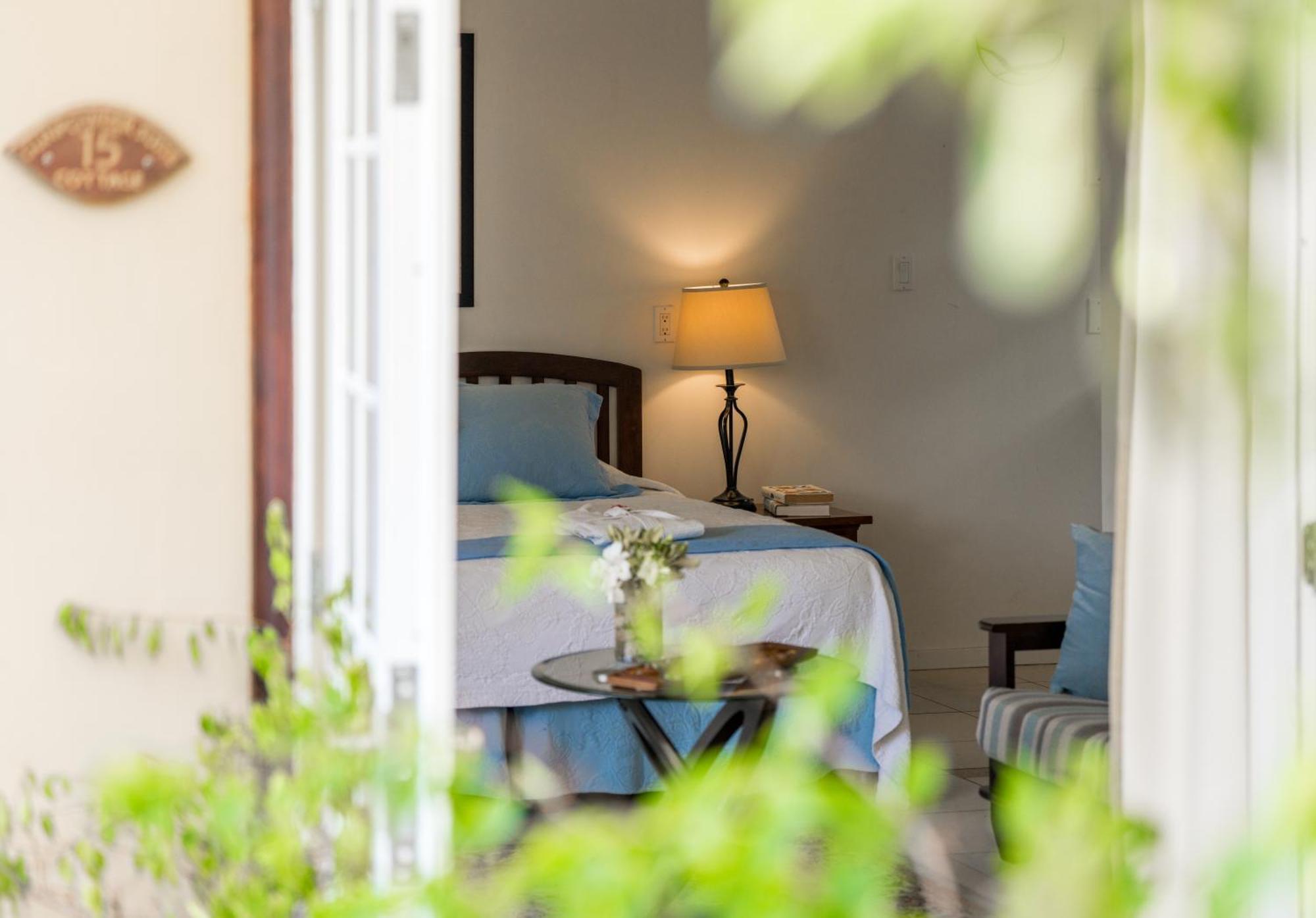Admiral'S Inn And Gunpowder Suites English Harbour Exteriör bild